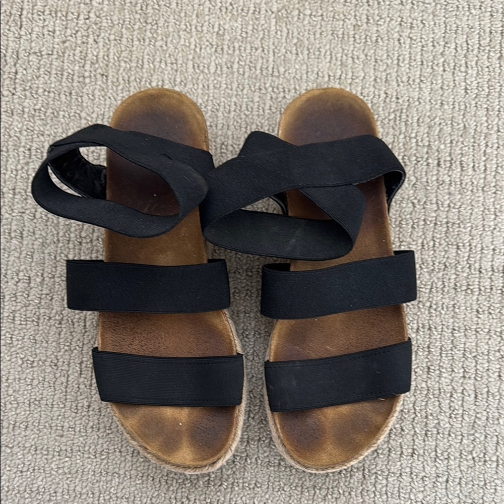 Steve Madden Black and Brown Comfort Sandals